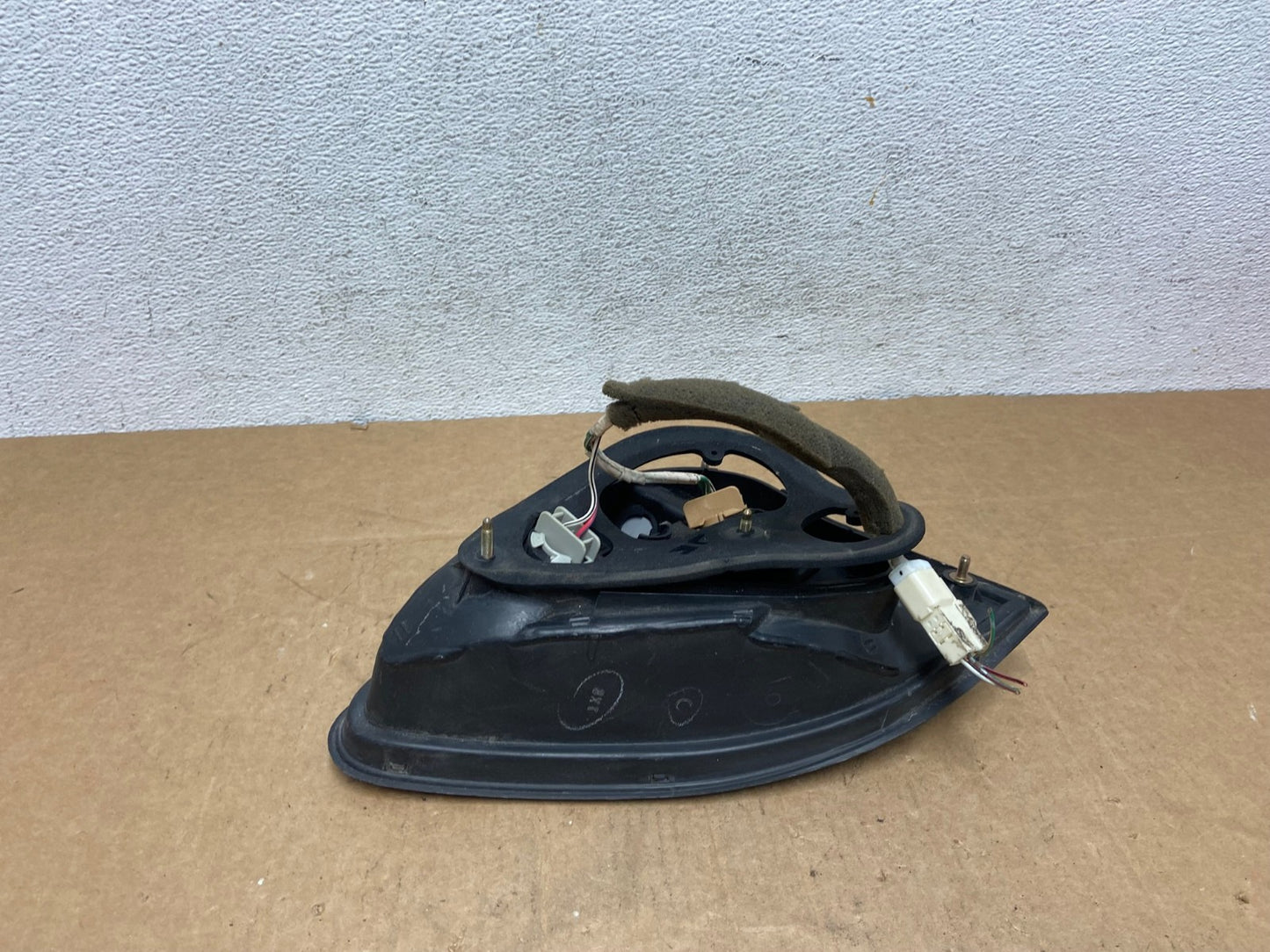 2000-2003 Lexus RX300 Right Passenger Side Rear Inner Tail Light AD6169 LK5
