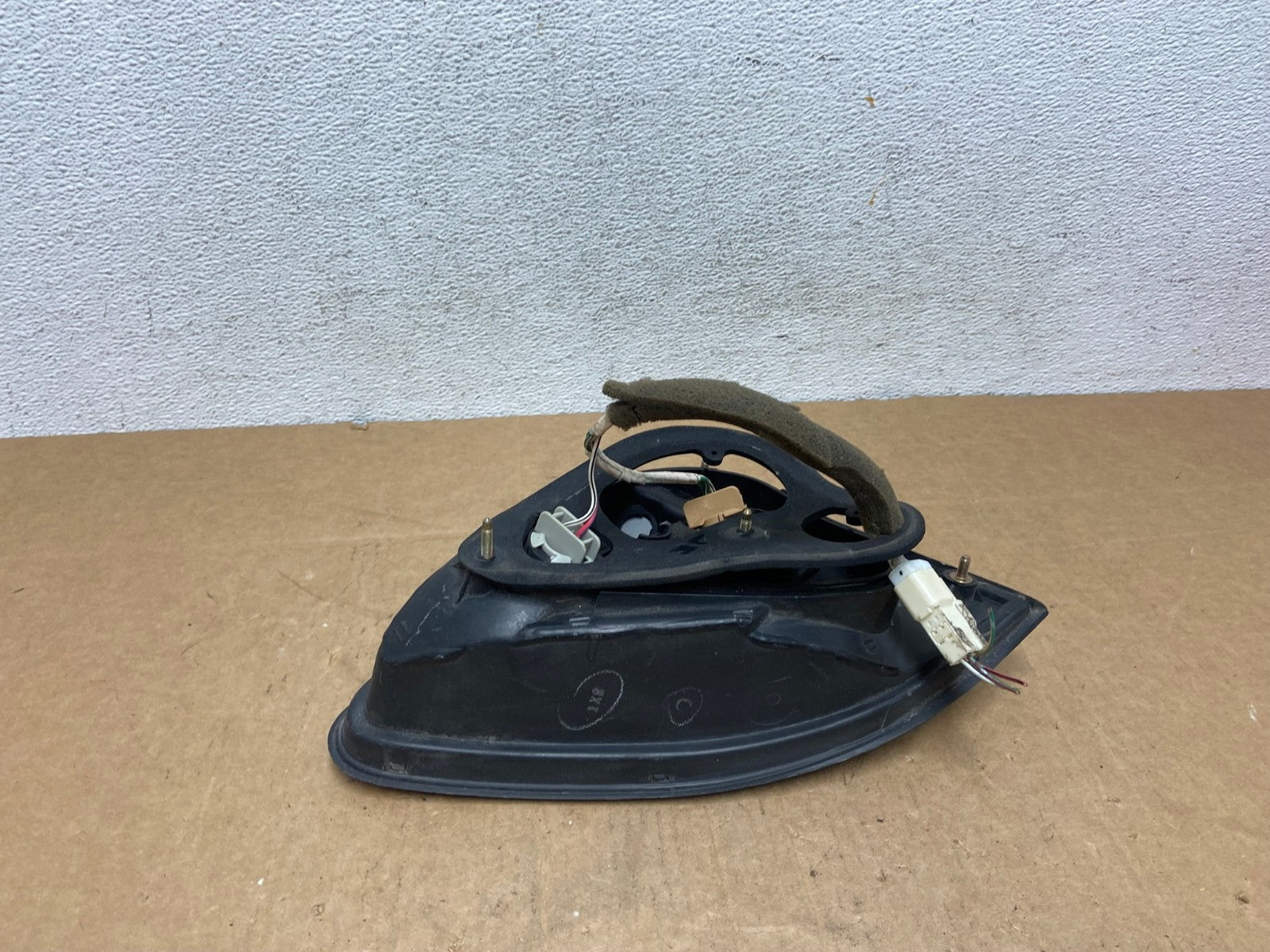 2000-2003 Lexus RX300 Right Passenger Side Rear Inner Tail Light AD6169 LK5