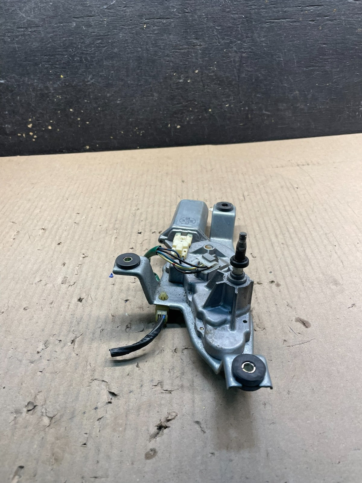 2000 to 2003 Subaru Forester Rear Wiper Motor X0530 DG2