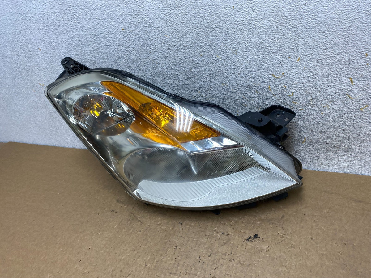Sedan 2007 to 2009 Nissan Altima Right Passenger Halogen Headlight AI3550 DW1
