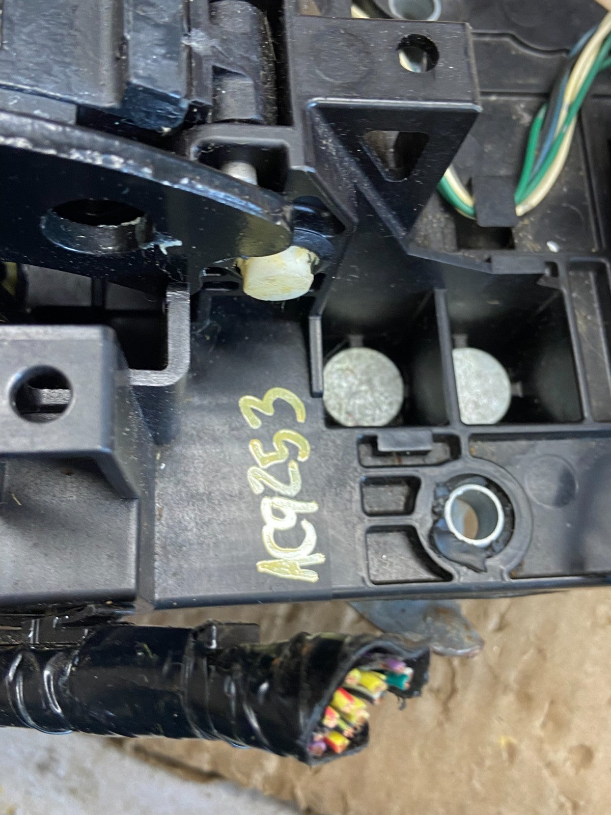 2010 - 2012 ubaru Legacy Console Gear Shifter Shift Selector AC9253 DG6