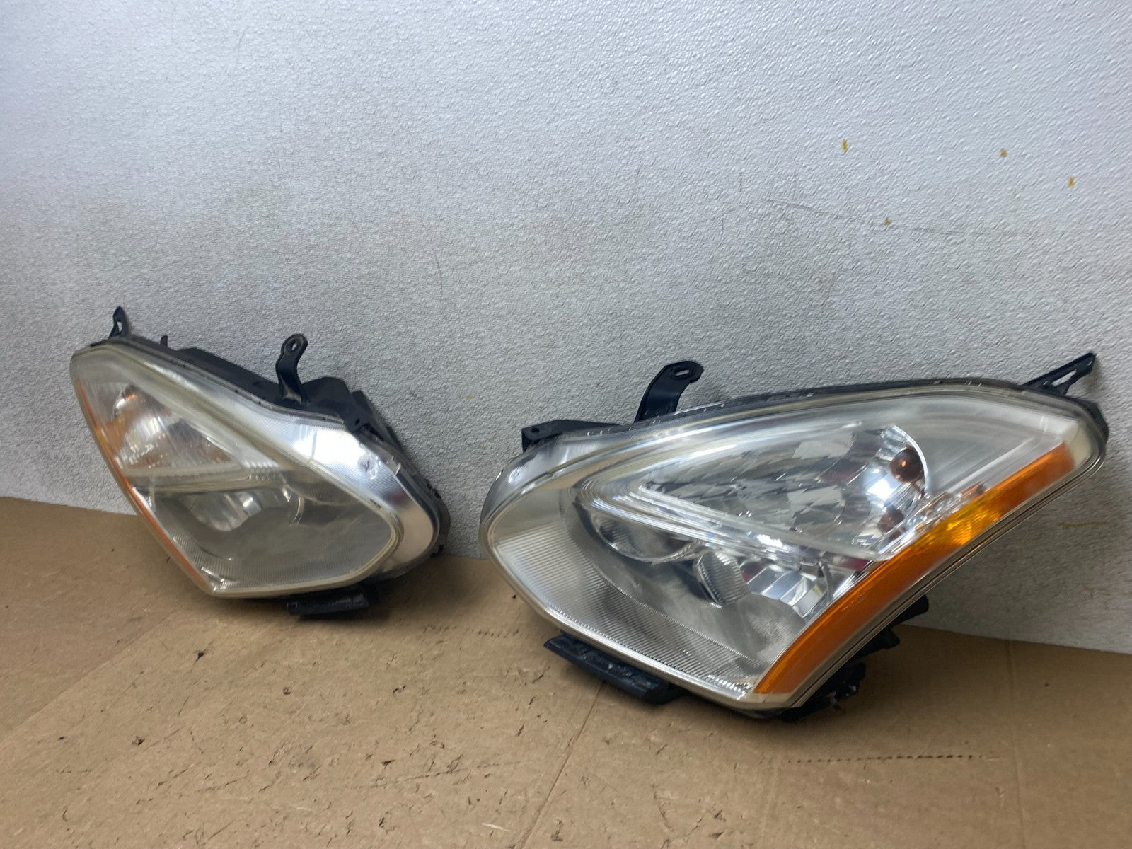 2009-2013 Nissan Rogue Left+Right Side Set Halogen Headlights OEM W9063 DW1