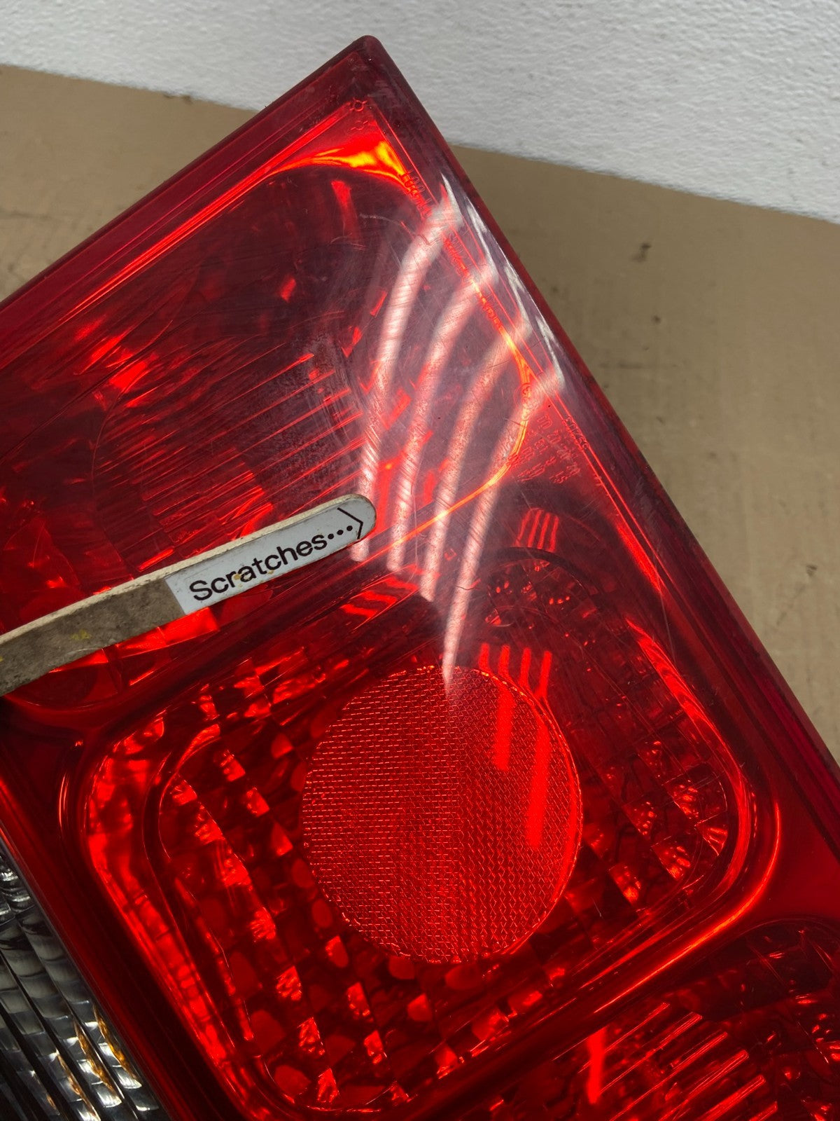 1998-2002 Maserati 3200 4200 GT Left Driver LH Tail Light ab8323 DG3