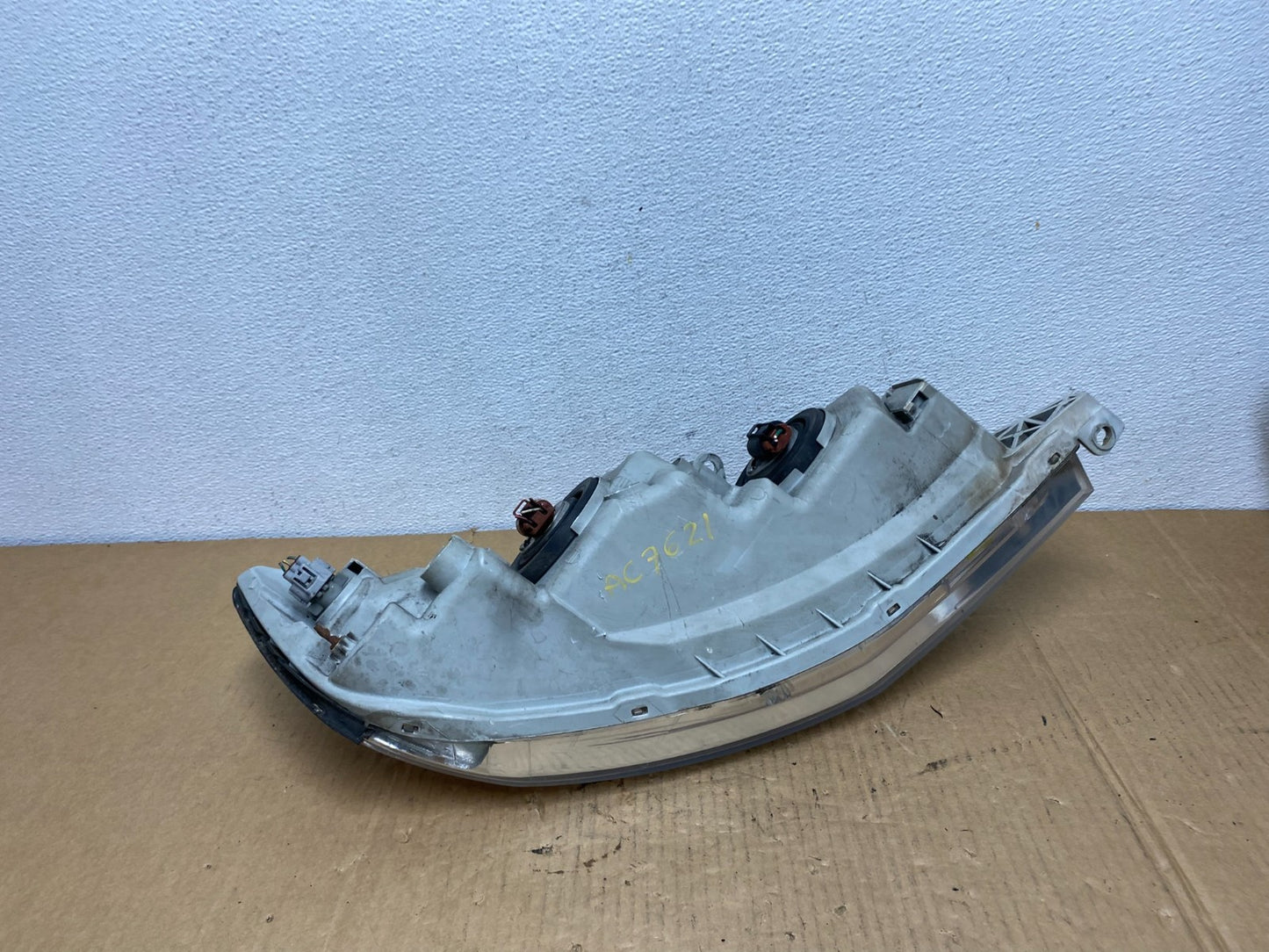 2000 to 2004 Toyota Avalon Halogen Left Driver LH Headlight AC7621 DW6