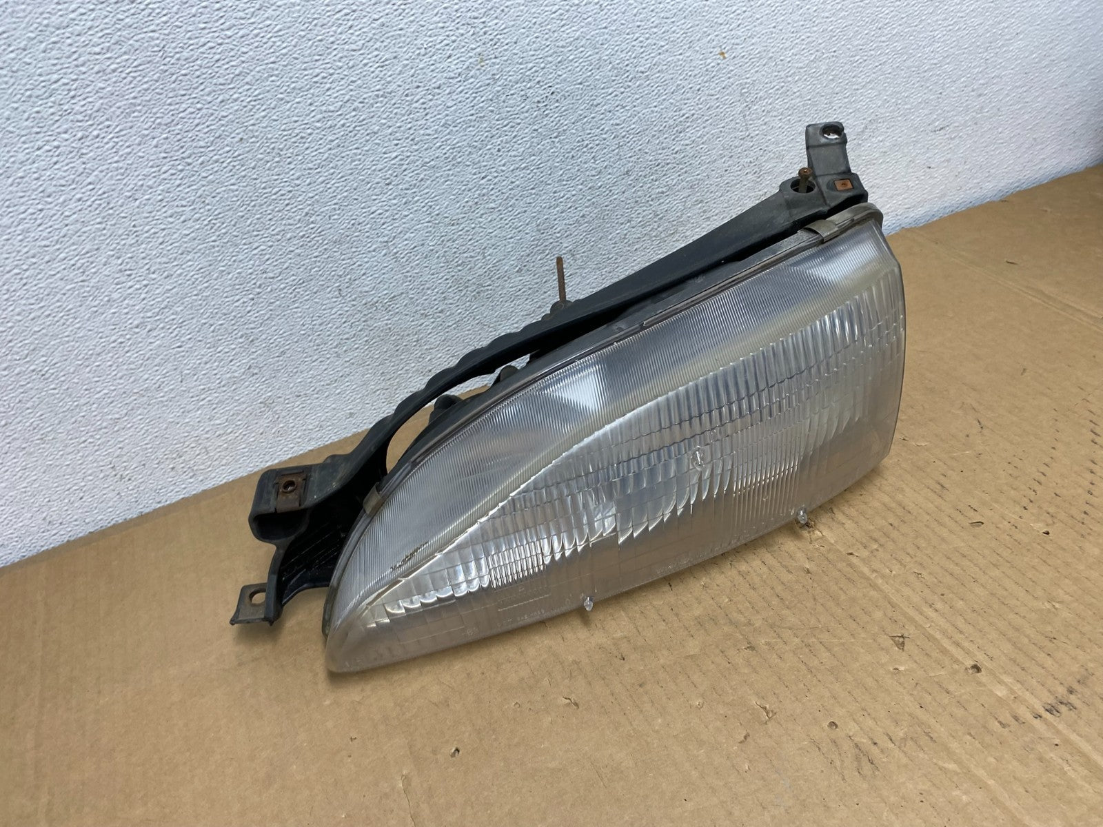 1995 to 1996 Toyota Camry Left Driver LH Side Headlight AD0854 DW2