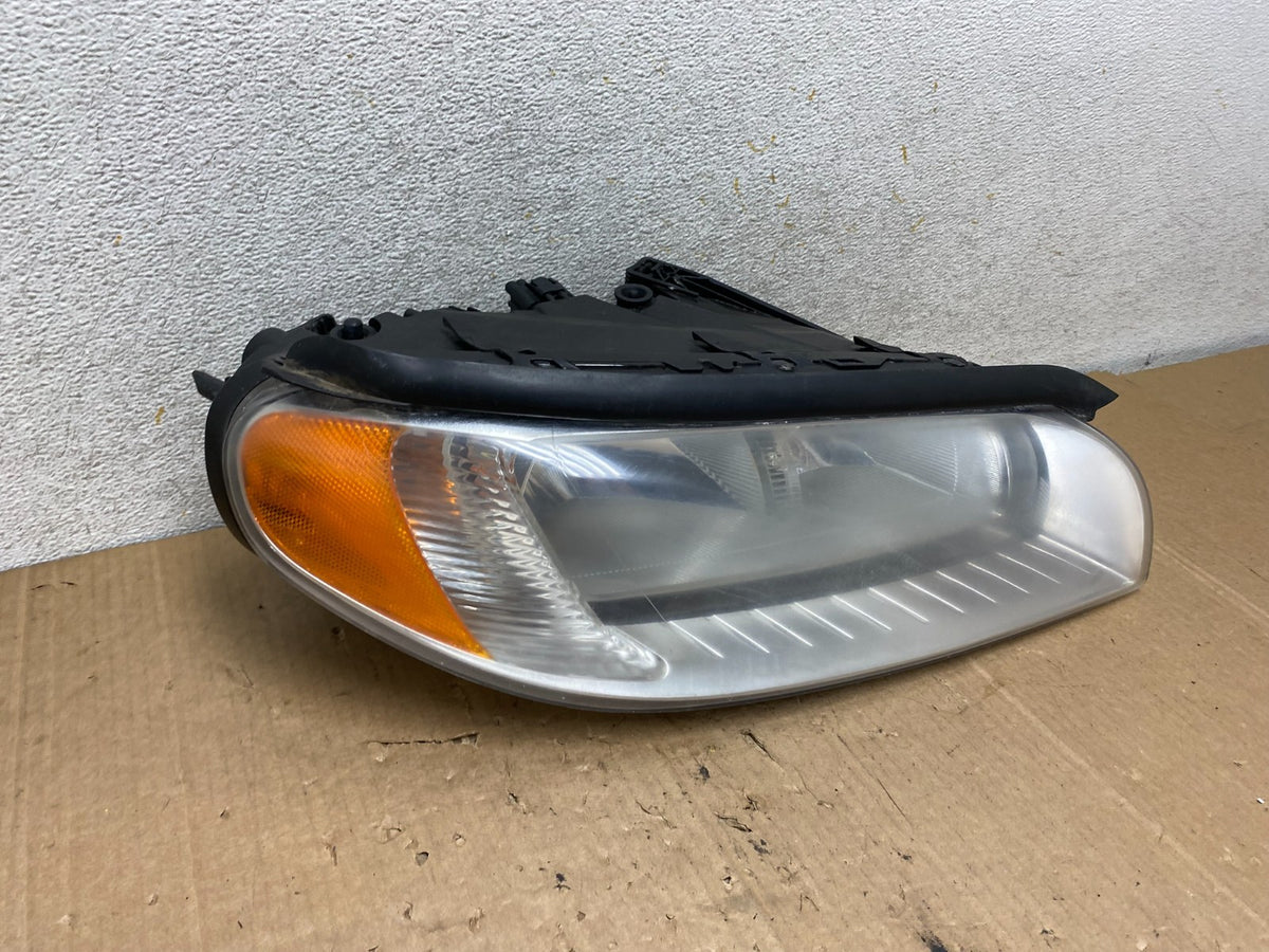 2008 to 2013 Volvo XC70 V70 S80 Right Passenger Side Halogen Headlight AI8934 DW2