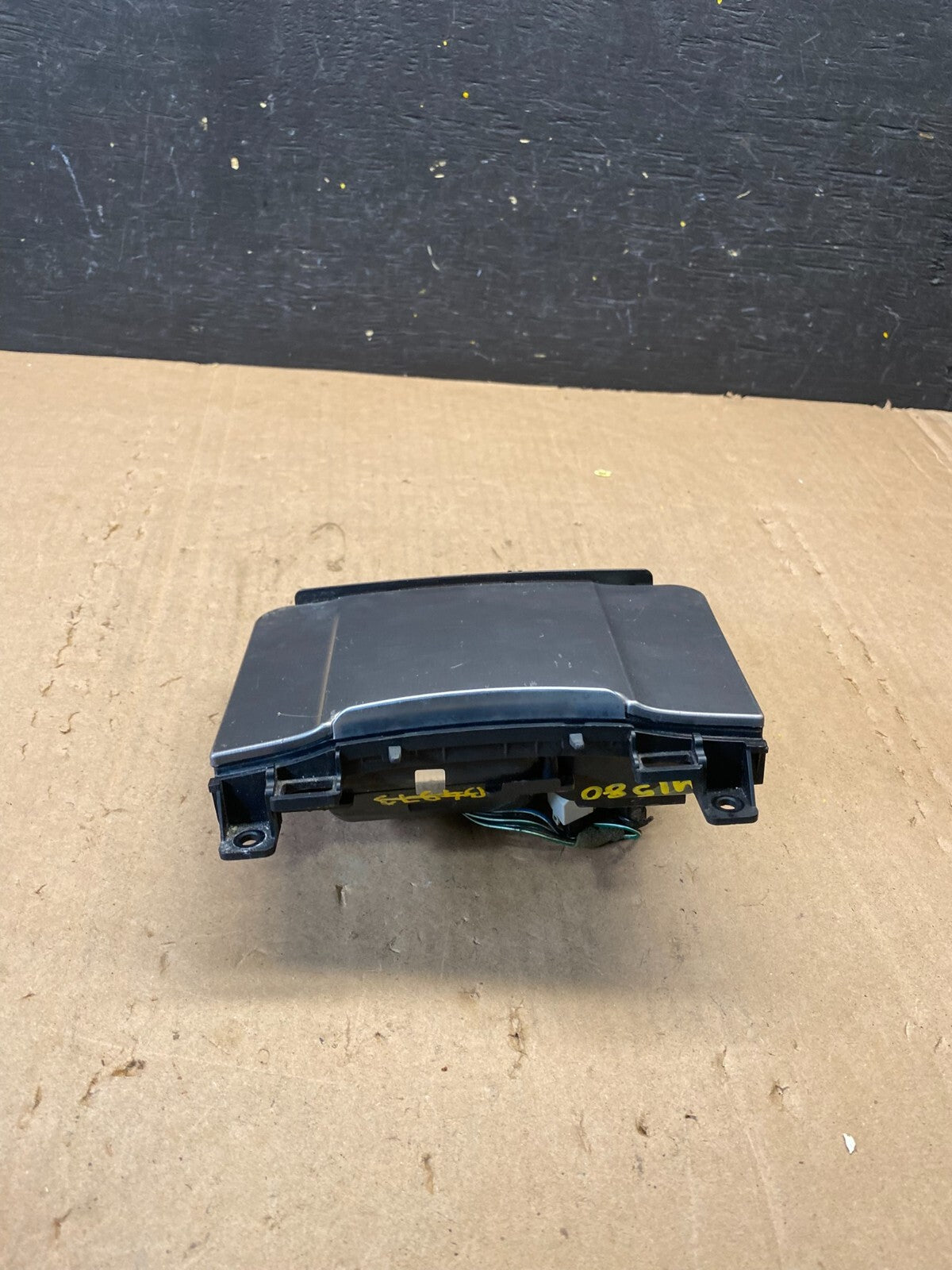 2011 2012 2013 Hyundai Equus Front Center Console Ash Tray M1580 DG2