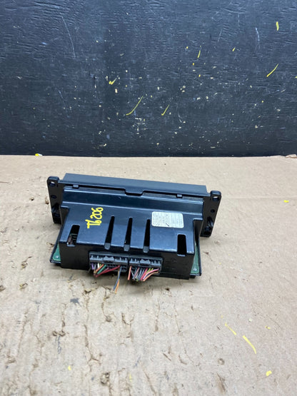 2003 to 2006 Lincoln Town Car OEM Climate Control Panel OEM t6206 DG3