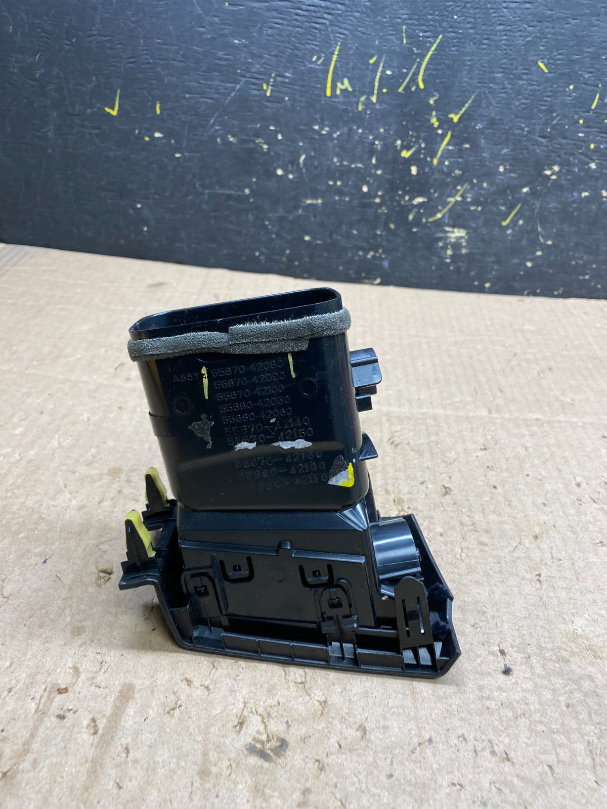 2013-2018 Toyota RAV4 Front Center Dash Right Passenger Air Vent Bezel  Z1677 DG4