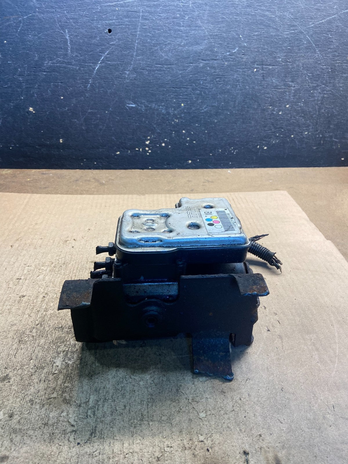 2004-07 GMC Savana Express ABS Brake Pump Control OEM 13567149 Z8895 DG4