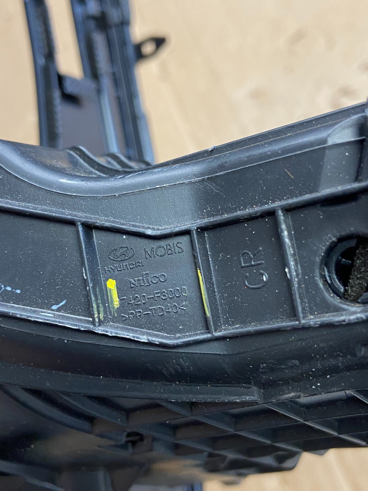 2017-2019 Hyundai Elantra Center Radio Climate Control Air Vent Bezel AD2174 DG5