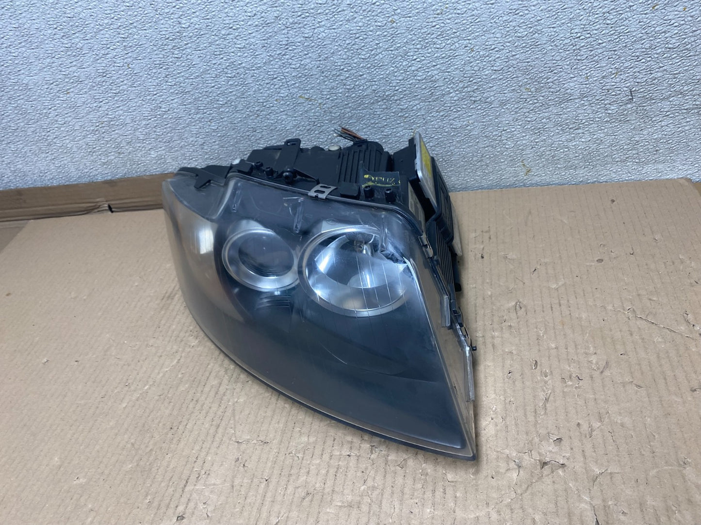 Xenon 2003 to 2006 Audi A4 Convertible Right Passenger RH Headlight U2646 DW1