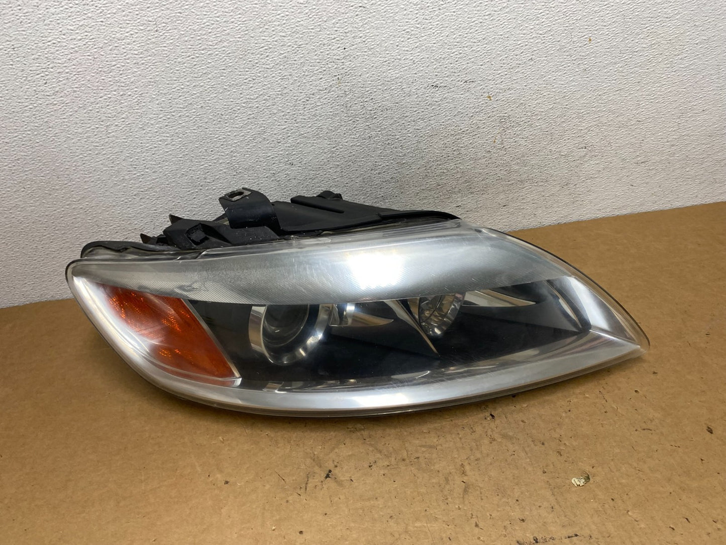 2007- 2009 Audi Q7 Right Passenger RH Side Xenon Hid Headlight AD5228 DW0