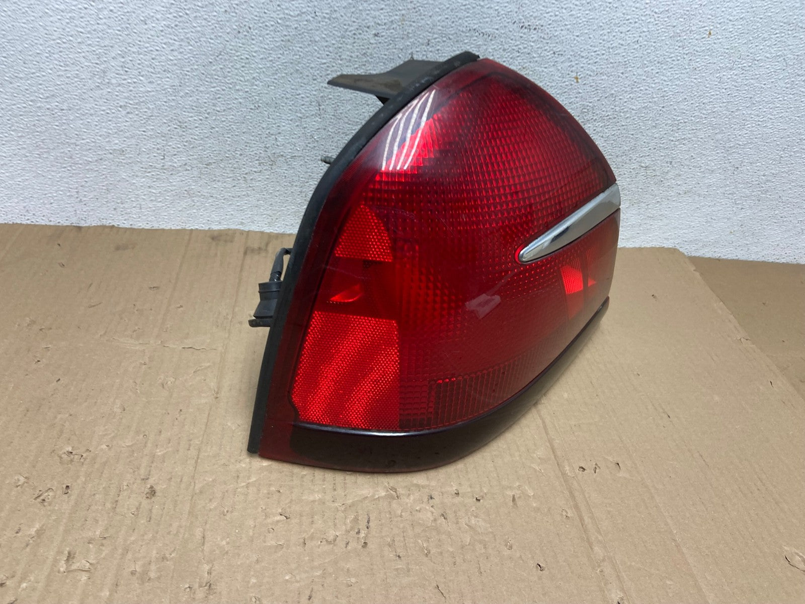 1998 - 2002 Mercury Grand Marquis Left Driver Lh Side Tail Light AE8987 LK2