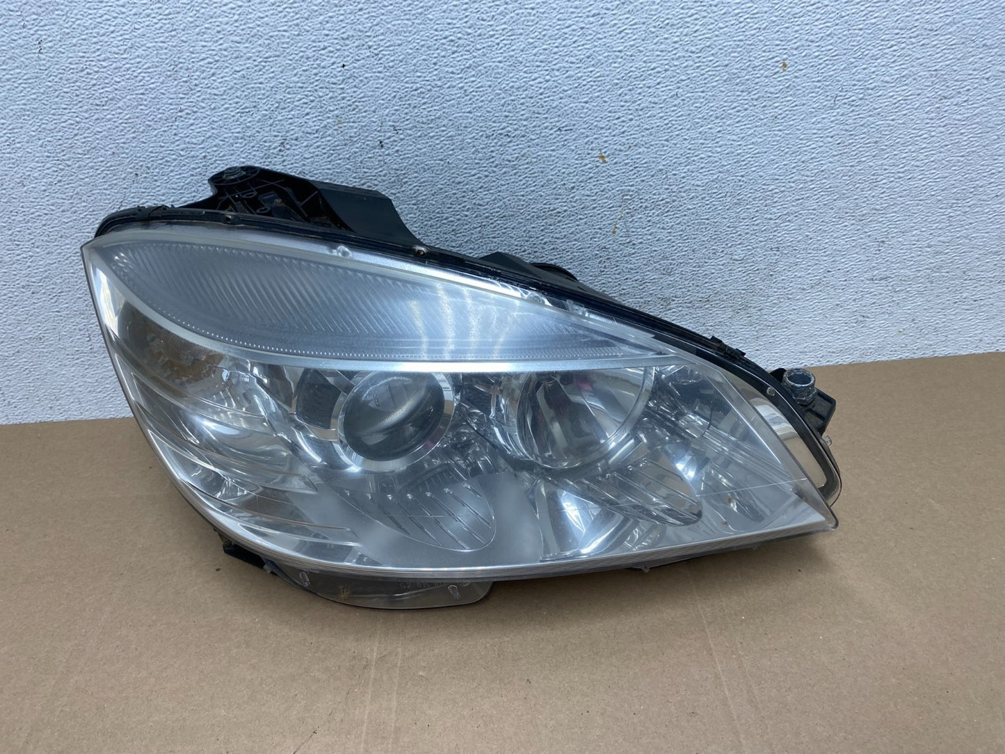 2008 to 2011 Mercedes Benz C-CLASS Right Passenger Side Headlight AE4845 DW0