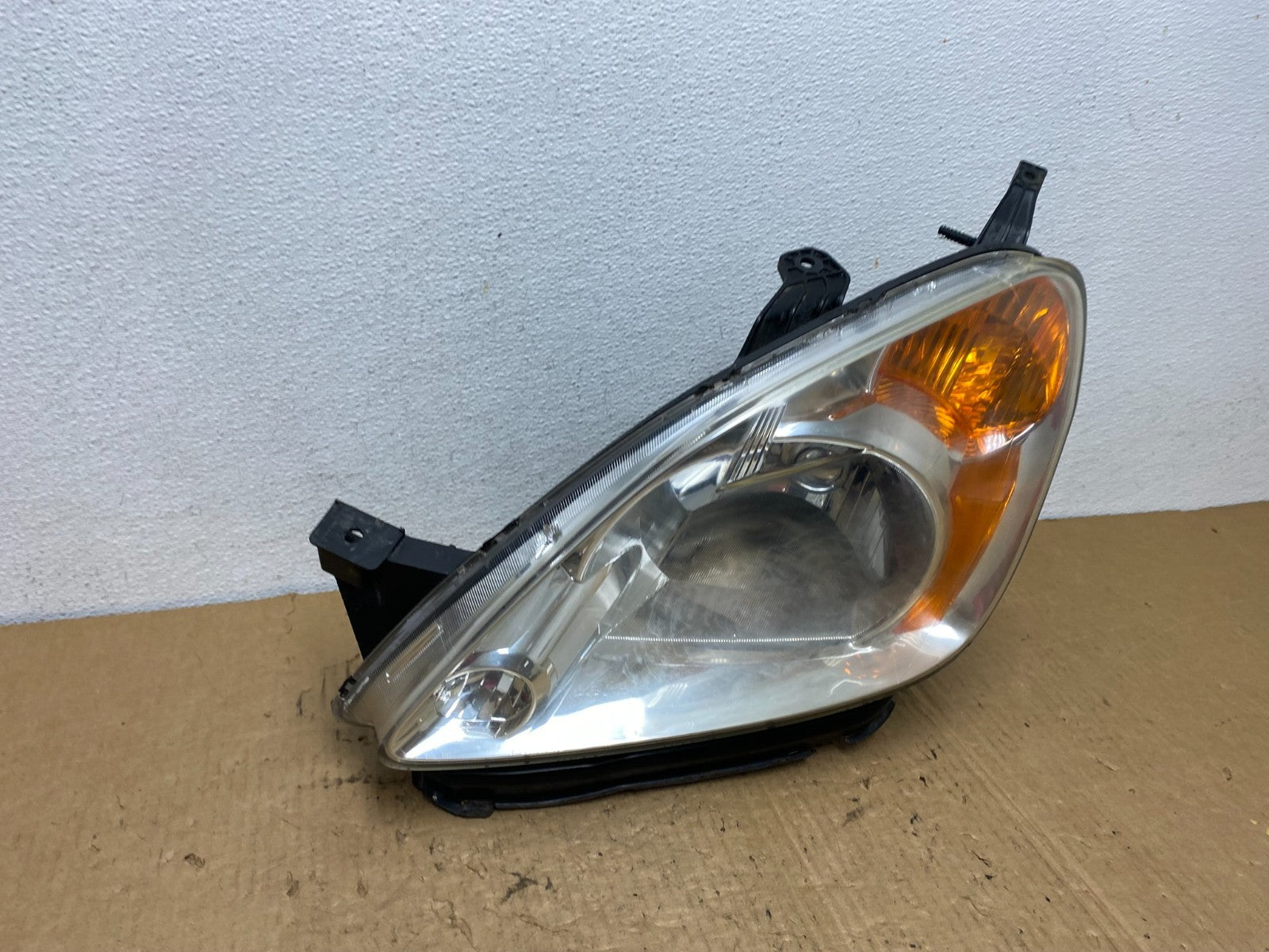 2002 to 2004 Honda Crv Cr-v Left Driver Halogen Headlight AC8329 DW2