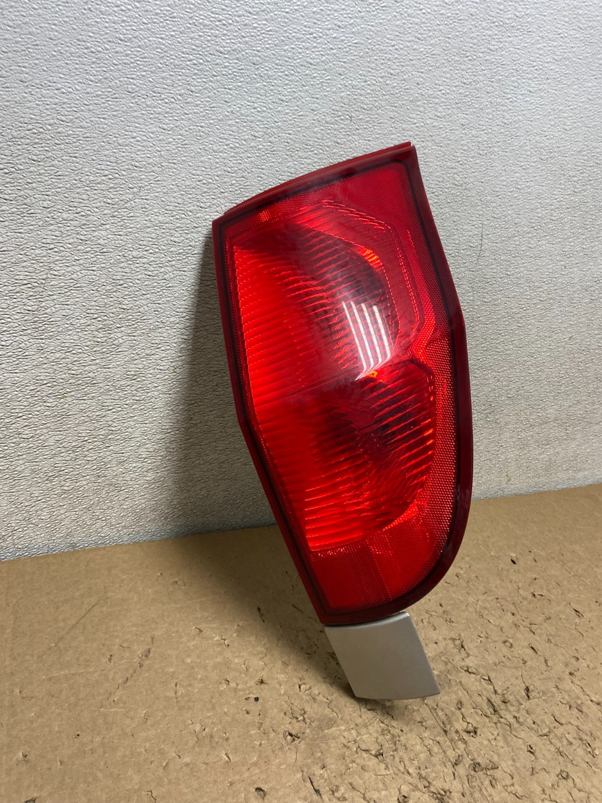 2002-2009 GMC Envoy XUV Right Passenger RH Side Tail Light Oem V0925 DW2