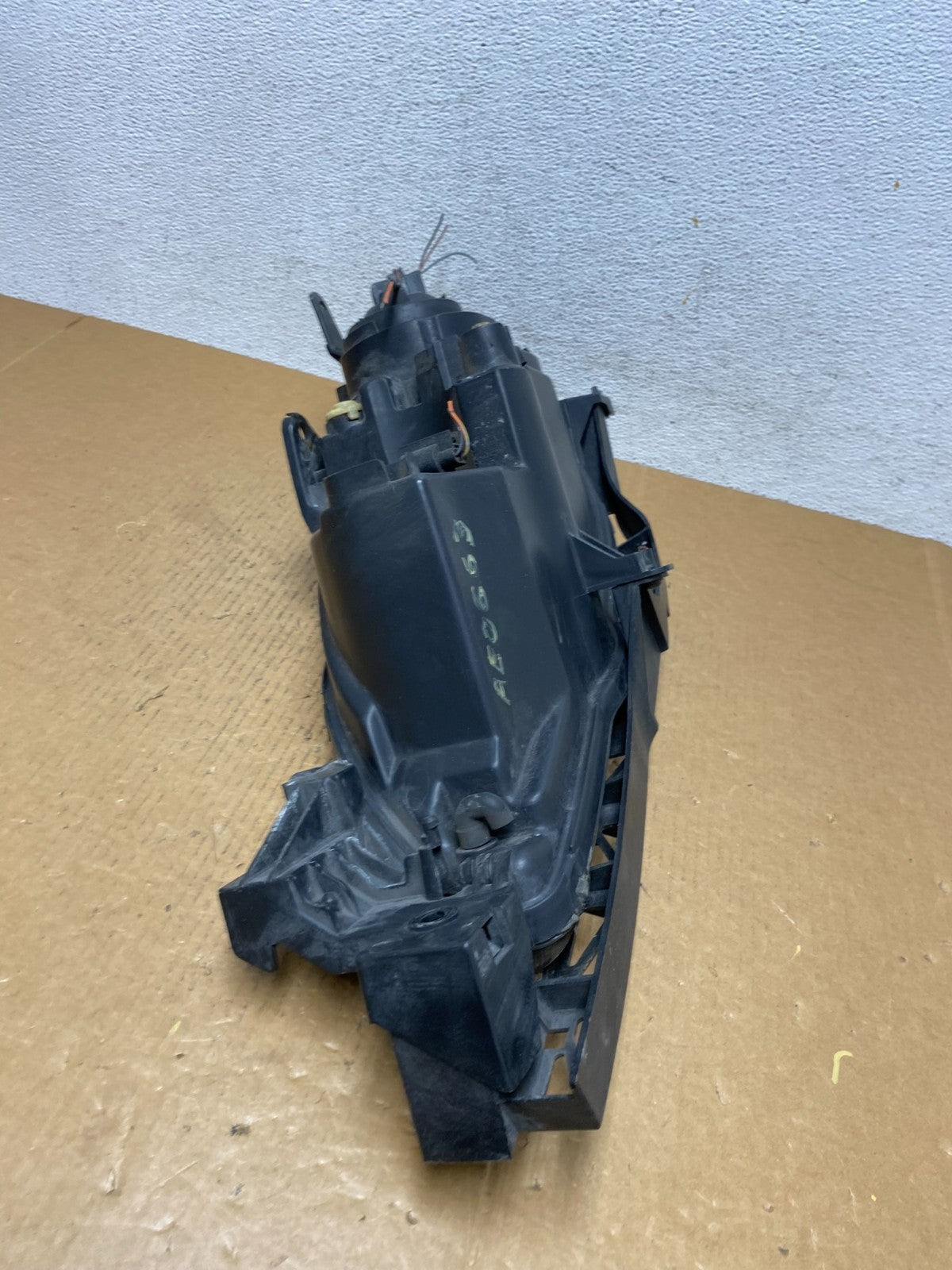 2004 to 2009 Mazda 3 Sedan Right Passenger Rh Side Headlight AE0663 DW8