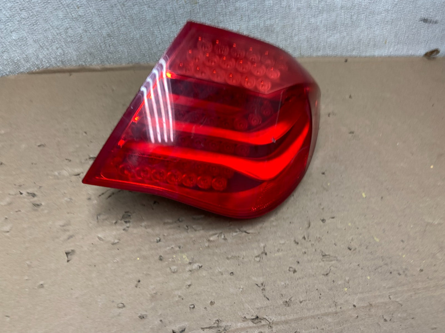 2009 to 2012 Bmw 7-Series F01 F02 750i Right Passenger Tail Light OEM AB0276 LK2
