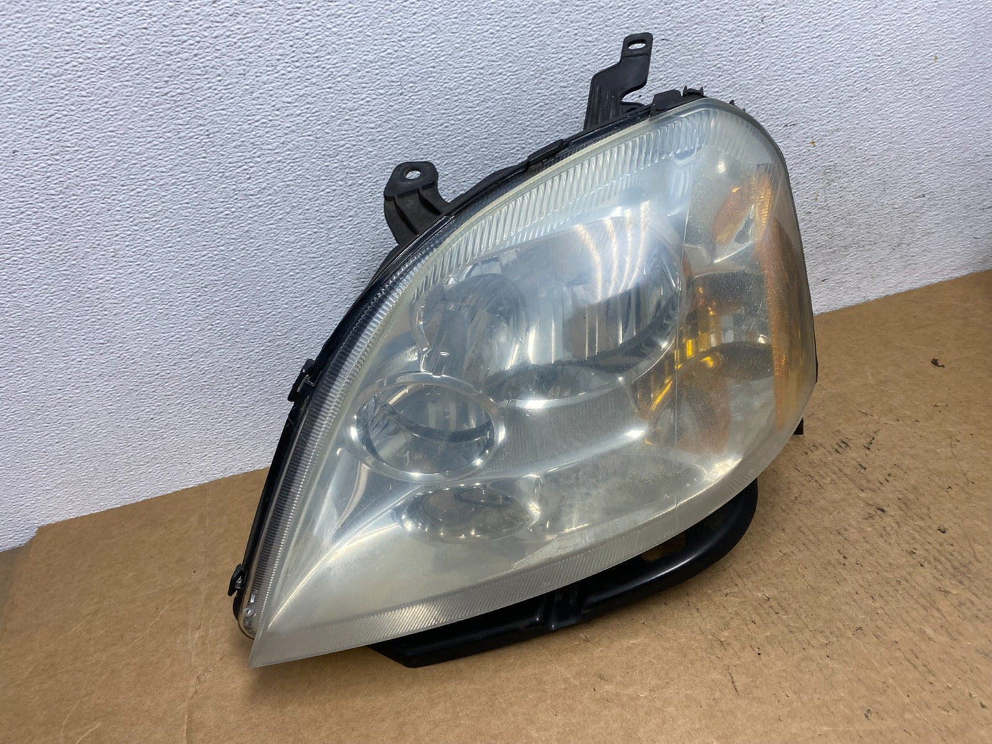 2005 2006 2007 Ford Five Hundred Halogen Headlight Left Driver Lh AD4665 DW2