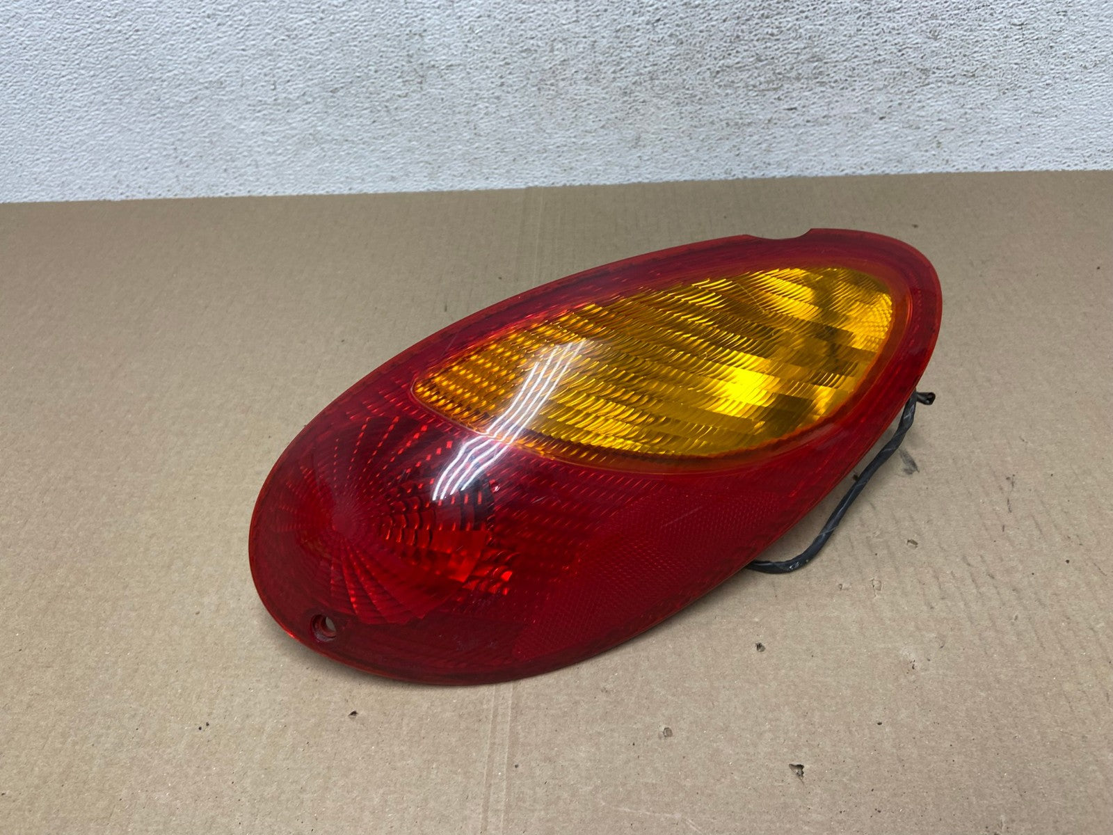 2001 to 2005 Chrysler PT Cruiser Right Passenger Tail Light AE6935 LK0