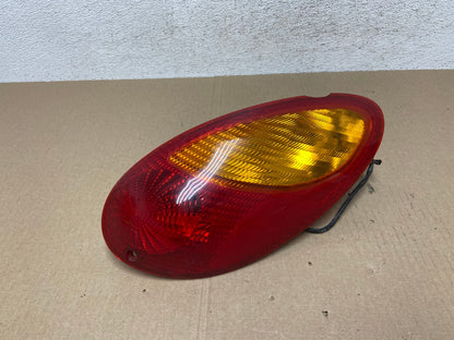 2001 to 2005 Chrysler PT Cruiser Right Passenger Tail Light AE6935 LK0