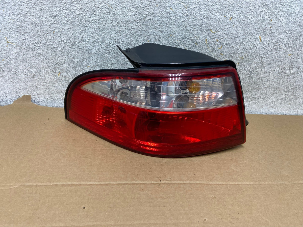 2004 2005 Mercury Sable Left Driver Side Tail Light AH7732 LK0