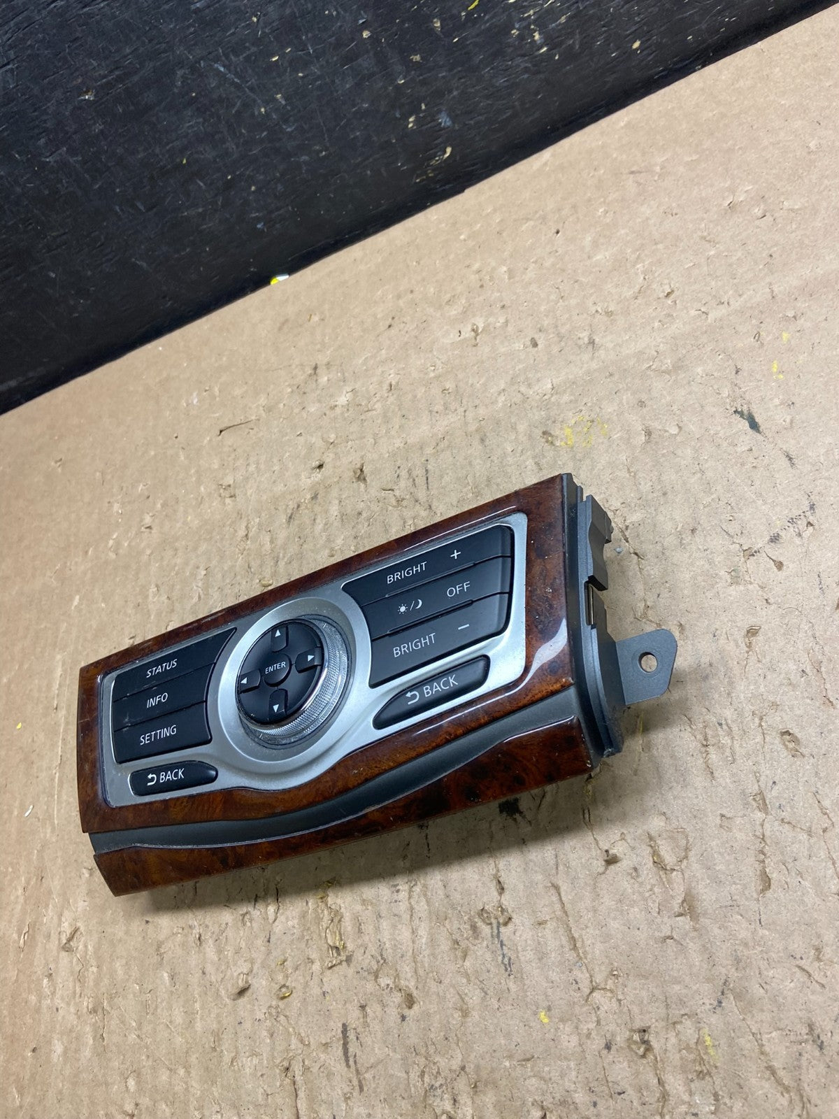 2009-2014 Nissan Murano AM FM Radio CD Control Panel T6171 DG2