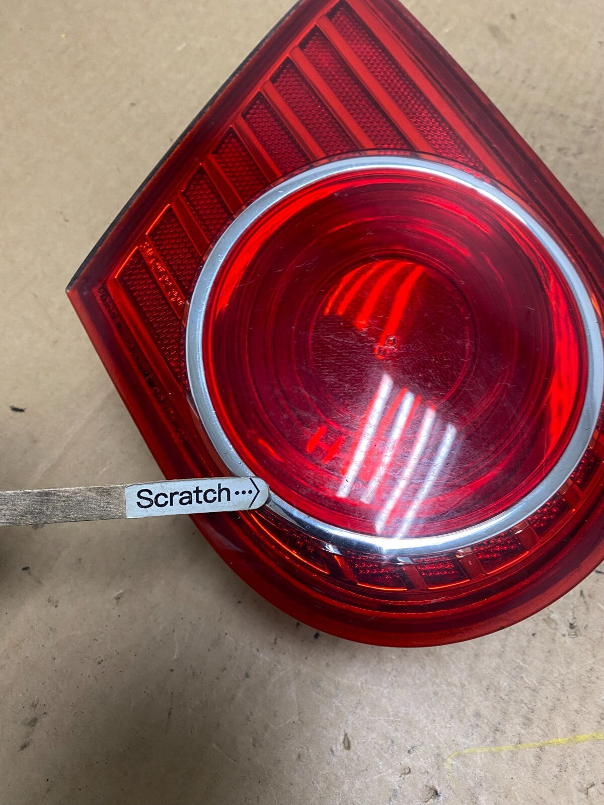 2004-2006 Kia Amanti Left LH Side Tail Light inner OEM L8304 DW3