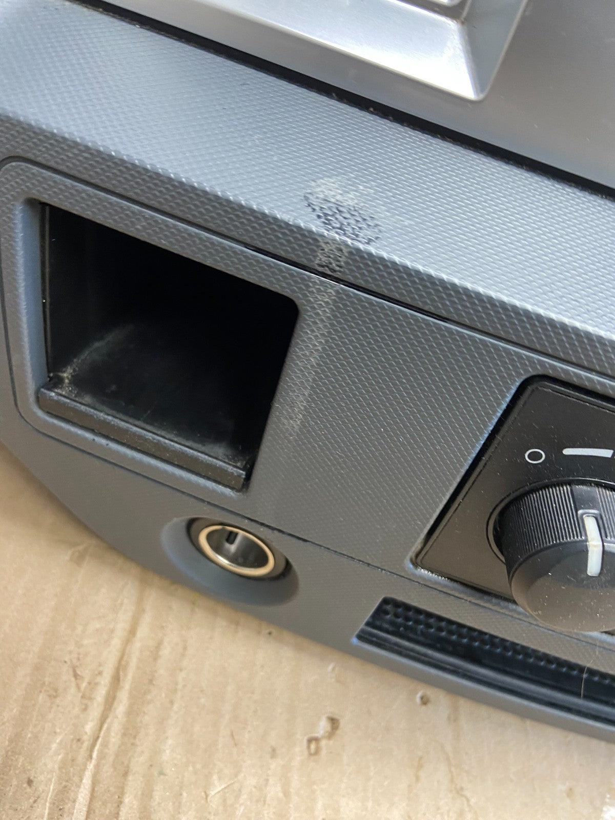 2006 to 2008 Dodge Ram Radio Climate Control A/C Heat Dash Bezel Trim AD7241 DG1