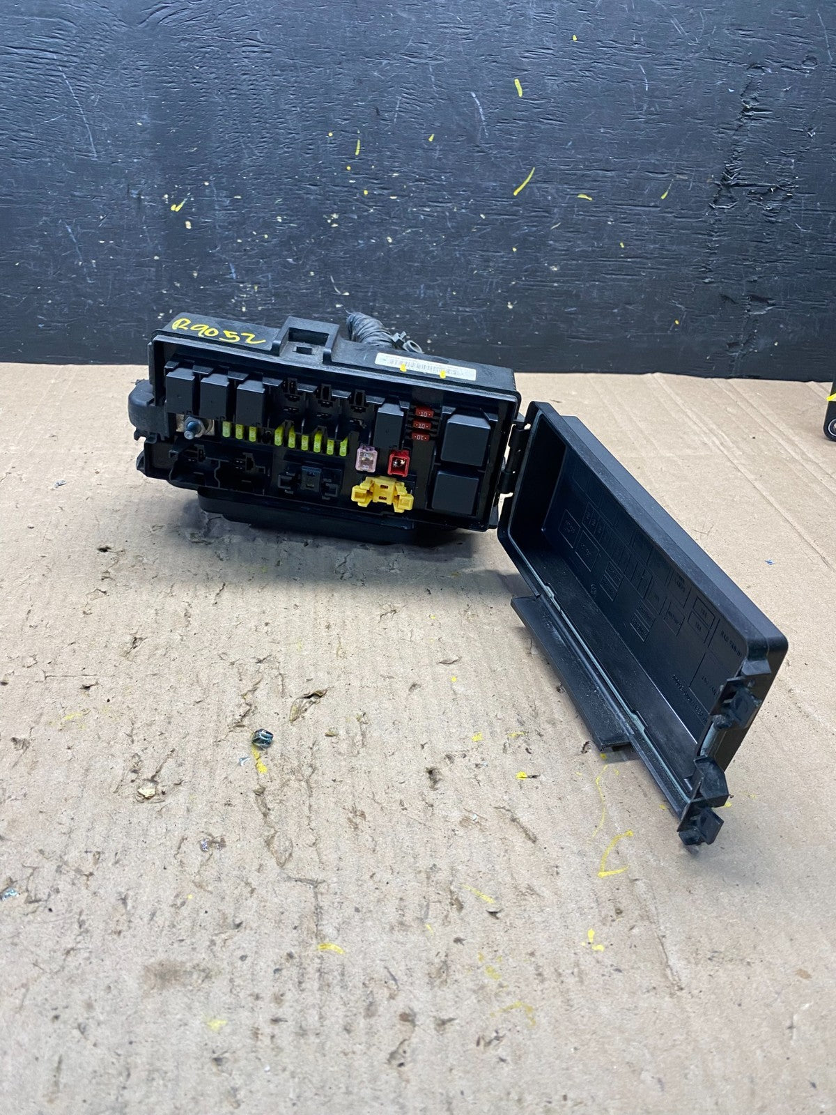 2009 Jeep Grand Cherokee Fuse Box Relay Panel BCM Body Control Module R9052 DG1