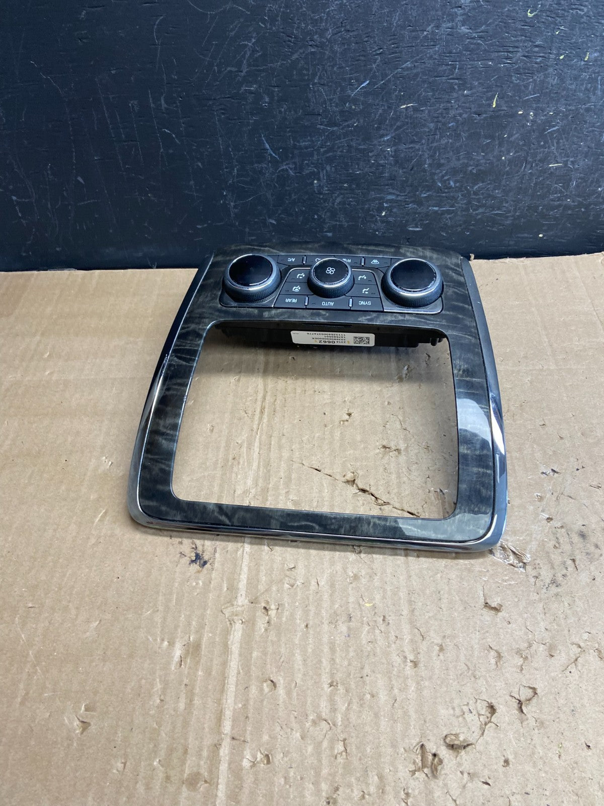 2013 to 2017 Buick Enclave AC Heater Climate Control Unit AE1808 DG3