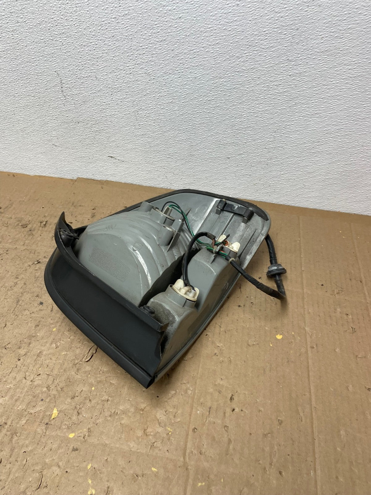 2005 to 2006 Hyundai Santa Fe Left Driver Side Tail Light AC0219 LK6