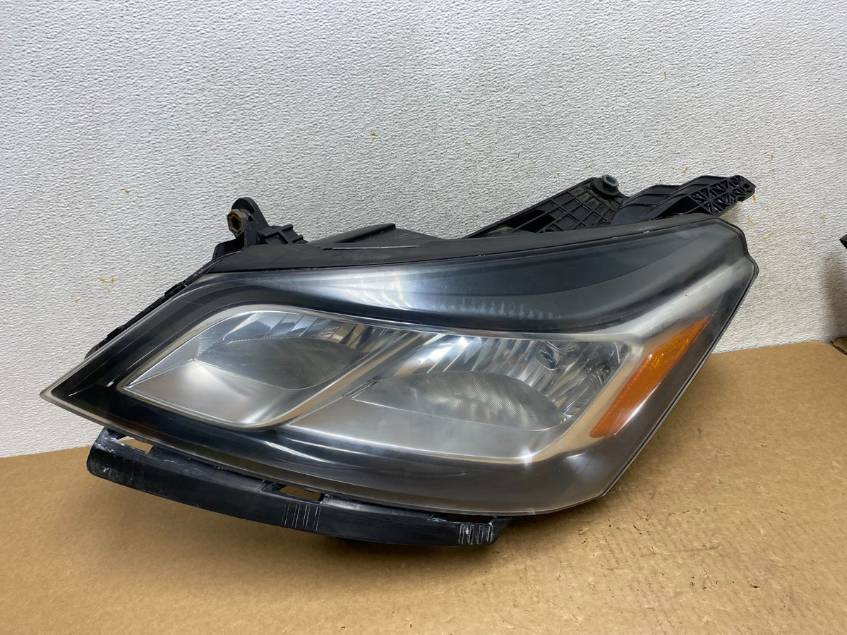 2013-2017 Chevrolet Traverse Left Driver LH Side Headlight Halogen AI3404 DW0