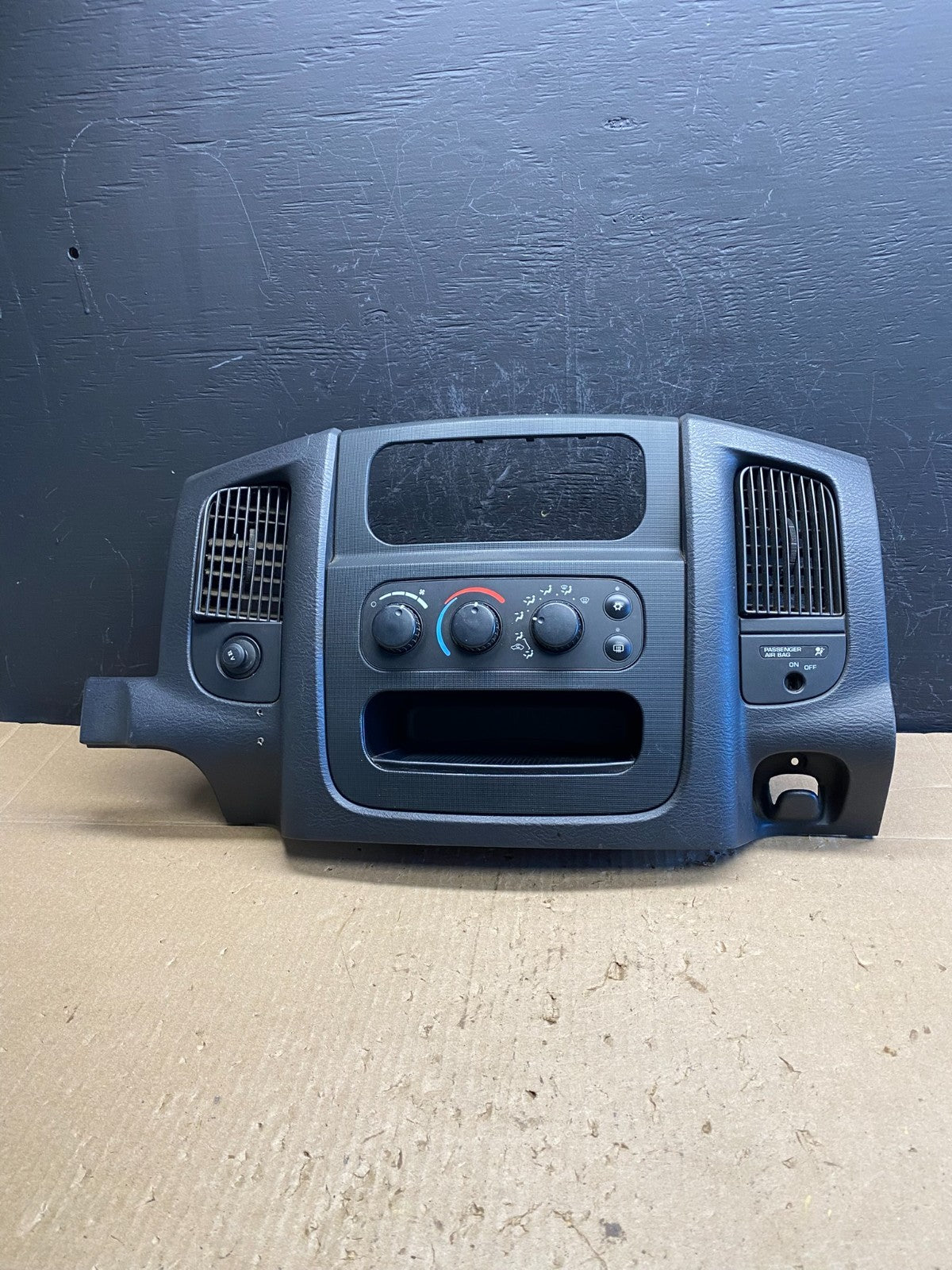 2002 to 2005 Dodge Ram Radio Climate Control Dash Air Vent Bezel Trim ac6743 DG0