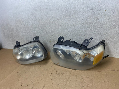 2005 to 2007 Ford Escape Headlights Left+Right Side Set Halogen W9037 DG1