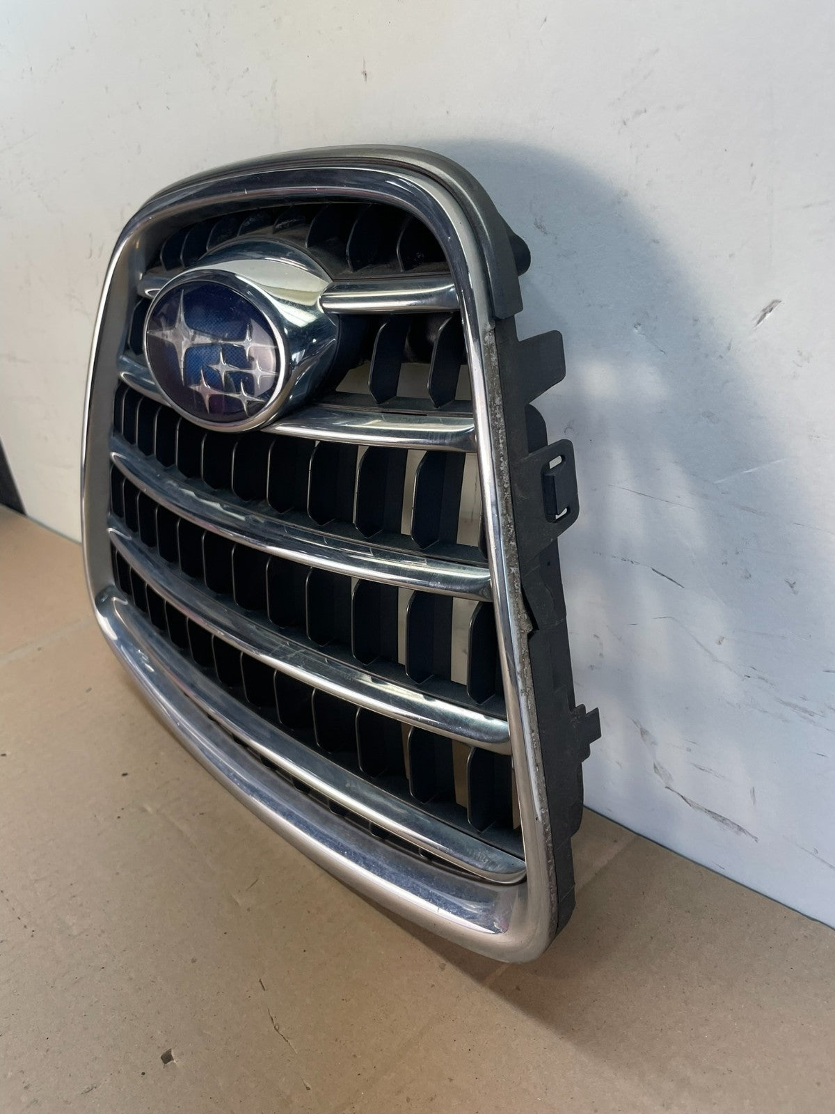 2006 - 2007 Subaru Tribeca Front Upper Grill Grille AG7702 DG1