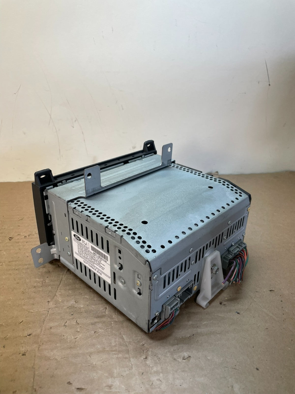 2003 - 2010 Lincoln Town Car AM/FM Radio CD Player ai0501 DG3