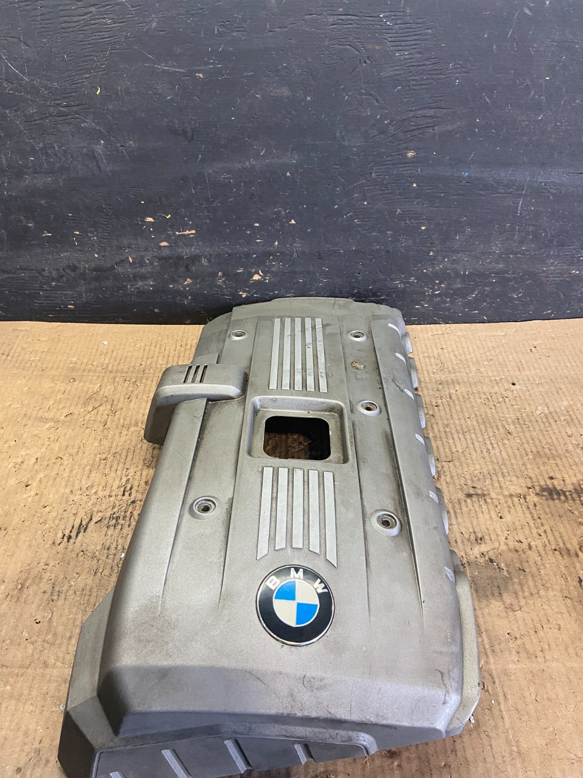 2007 to 2011 BMW 530i Plastic Engine Cover Shield OEM  R7116 DG0