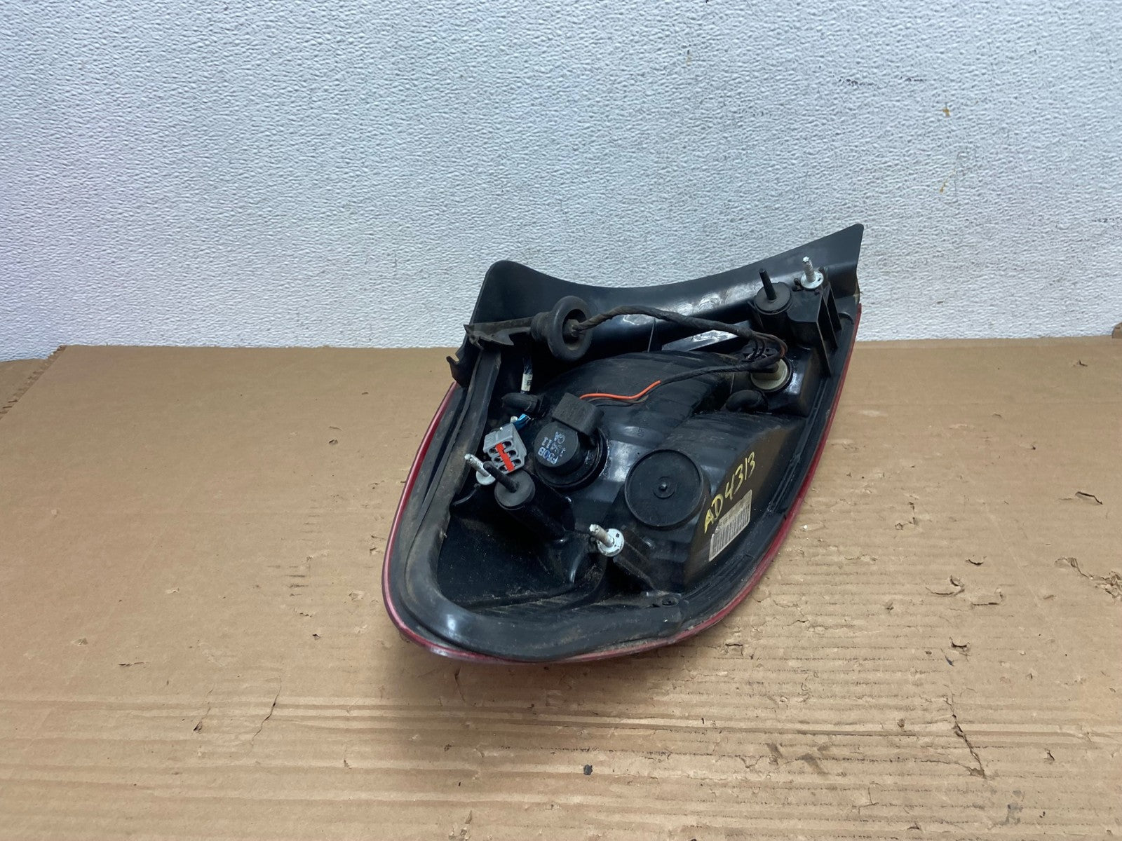 2000 to 2003 Ford Taurus Right Passenger Rh Side Tail Light AD4313 LK5
