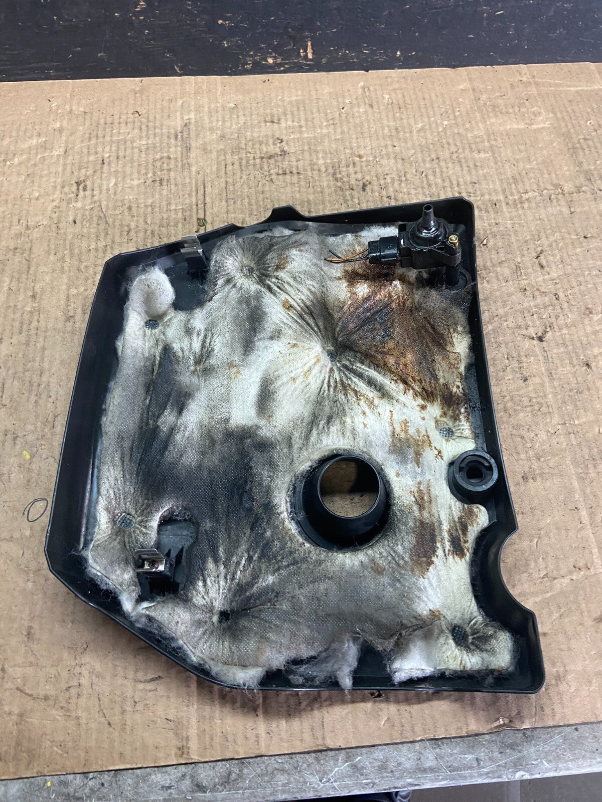 2004 to 2009 Mazda 3 DOHC 16 VALVE Engine Shield Top Cover O3303 PS7