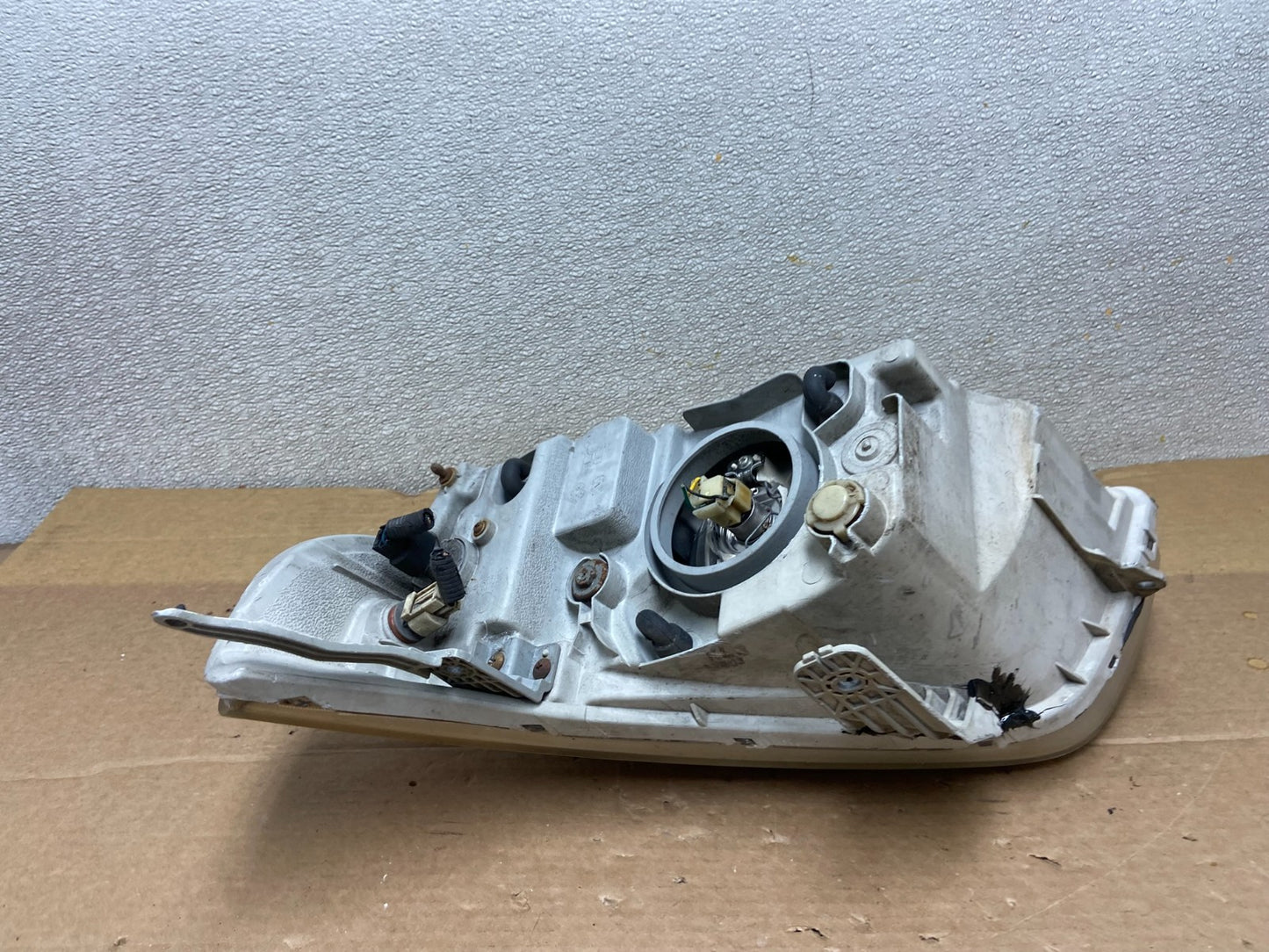 2007-2011 Chevrolet Aveo 5 Hatchback Right Passenger Headlight Halogen AB5180 DG7