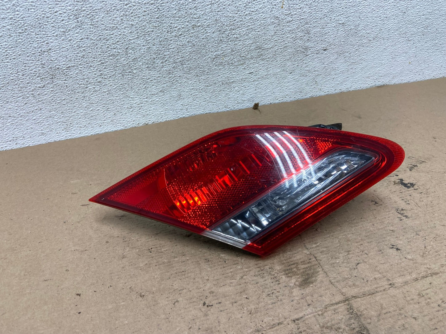 2005-2010 Toyota Avalon Left Driver LH Side Tail Light Inner AF4933 LK0