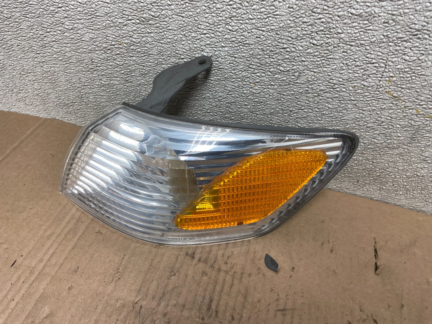 2000 - 2001 Toyota Camry Front Left Driver Lh Turn Signal Y0126 DW1