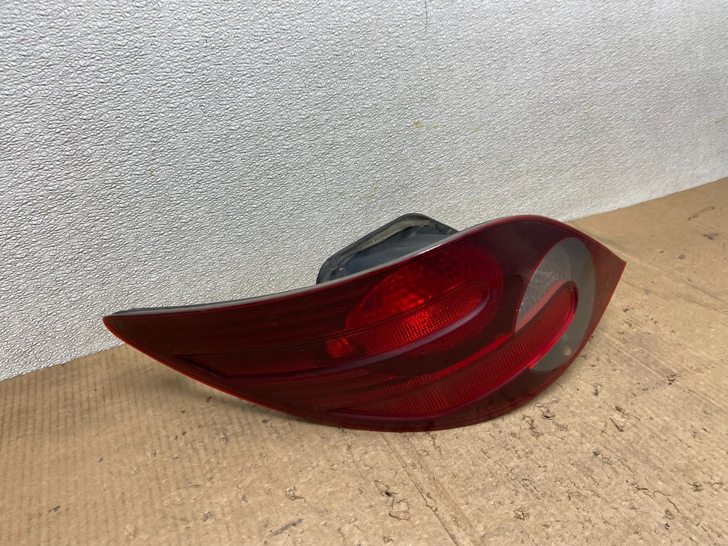 2006 to 2010 Mercedes W251 R-Class Left Driver LH Smoked Tail Light AA8373 LK2