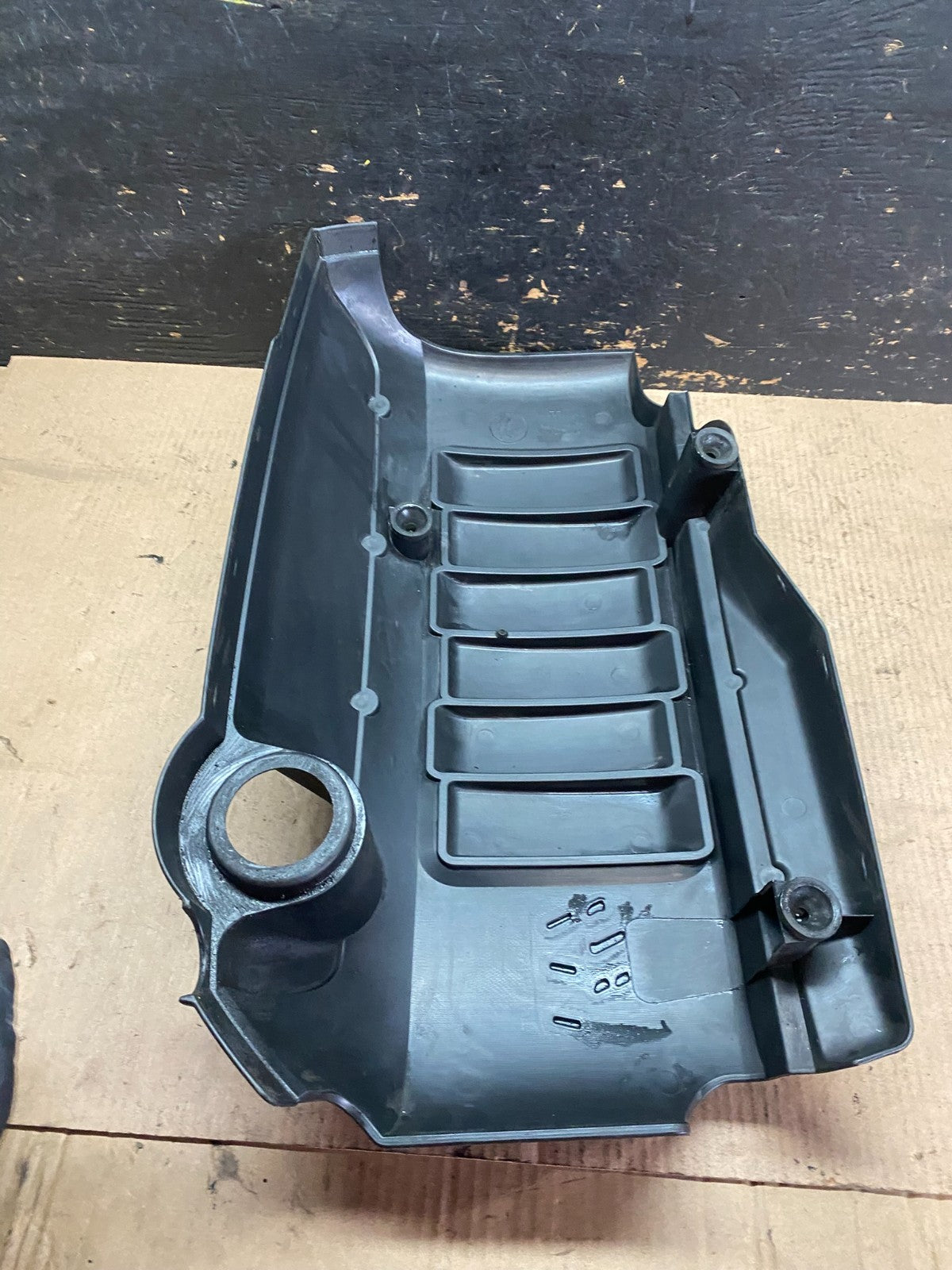 2007 to 2008 GMC Acadia 3.6L VVT Engine Cover Shield T0042 DG6