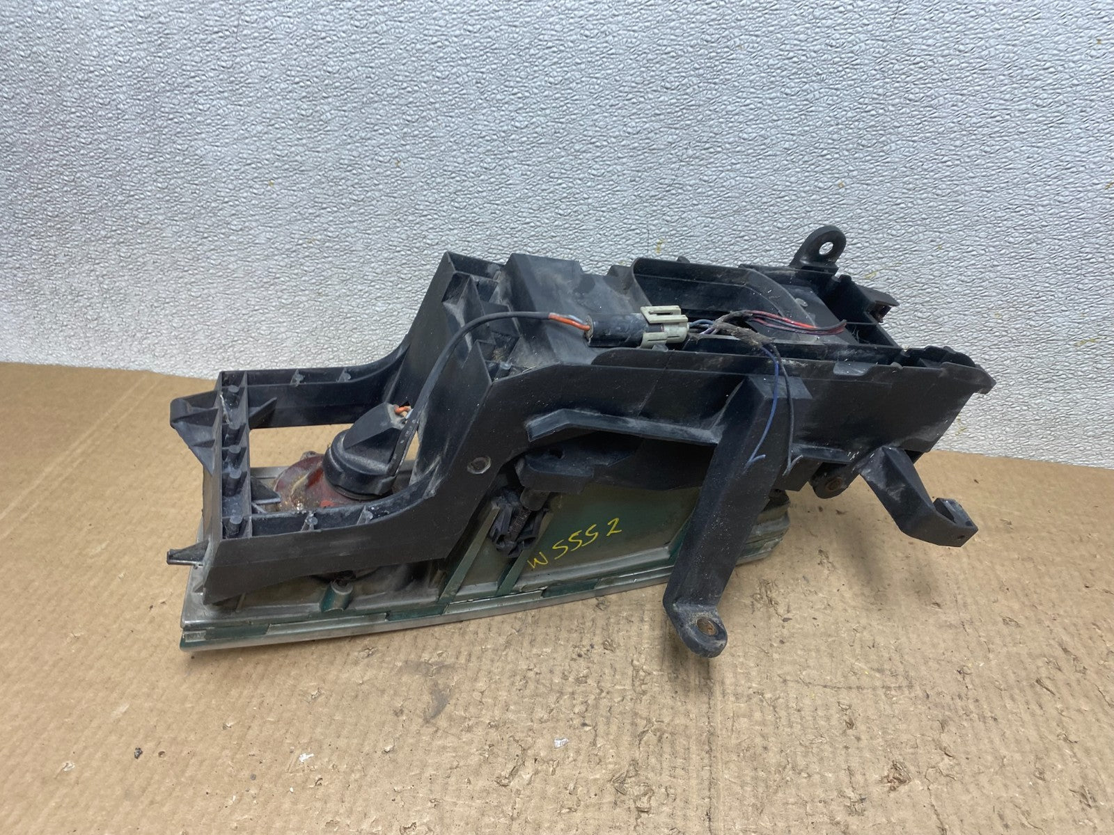1994 to 1996 Chrysler LHS Driver Left Side Headlight W5552 PS7