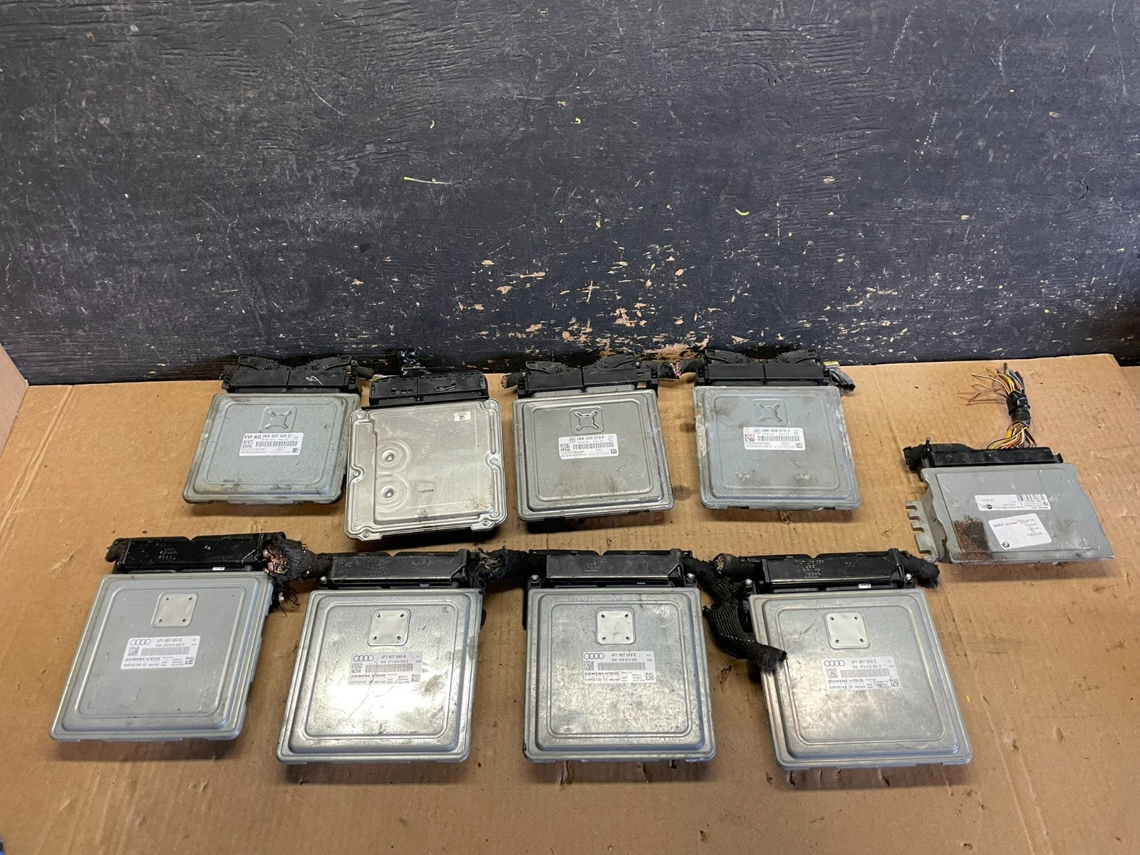 Mix of 10 Audi ECM Engine Computer Module Y96670