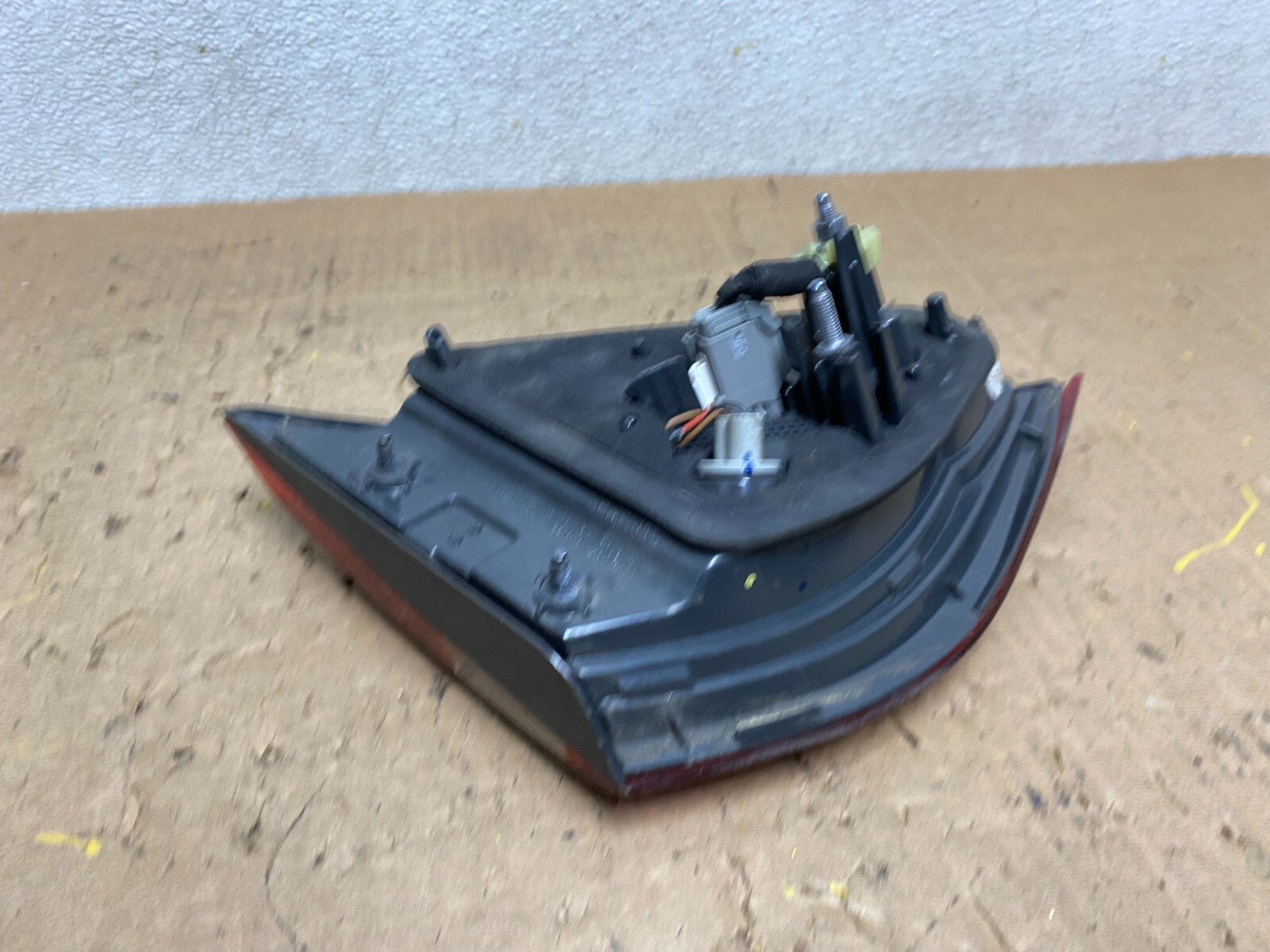 2015 to 2017 Chrysler 200 Sedan Right Passenger Inner Tail Light G9925 KC5