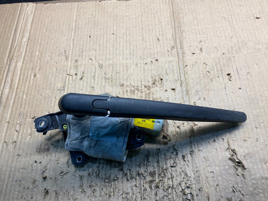 2011 to 2019 Ford Explorer Rear Windshield Wiper Motor OEM X3972 DG0